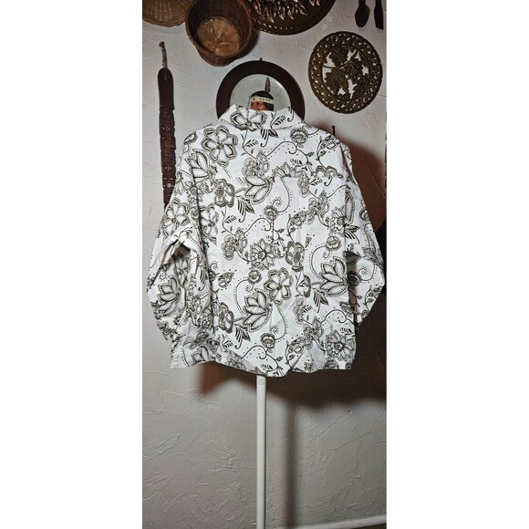 Size Medium Mirror Image White & Olive Brown Floral Print Top with Button Front - Picture 4 of 6